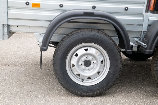 Whent-to-Replace-Your-Trailers-Jockey-Wheels-image-featured